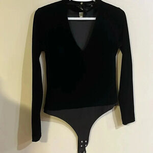 [M] Dynamite Black Velvet Deep V Neck Bodysuit